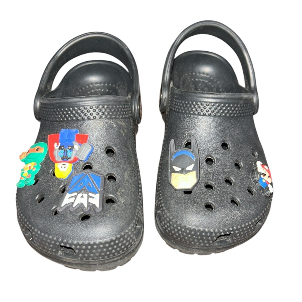 Youth Crocs Size C8 Boys Black with 5 Charms